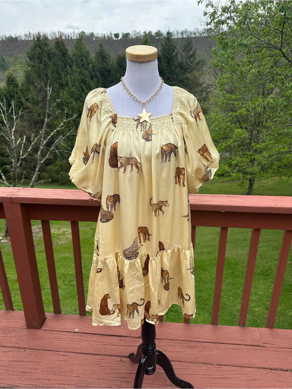 NWT! Entro Gold Leopard Puff Sleeve Dress